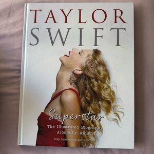 Taylor Swift Superstar Book - Red and Gold Cover